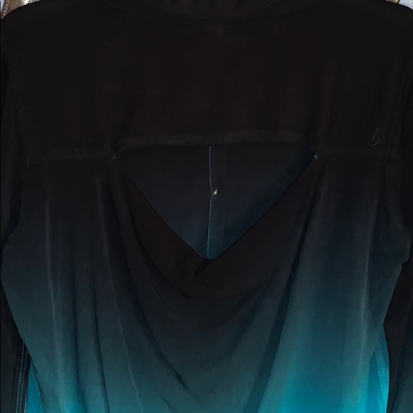 Volcom shirt - Picture 3 of 4